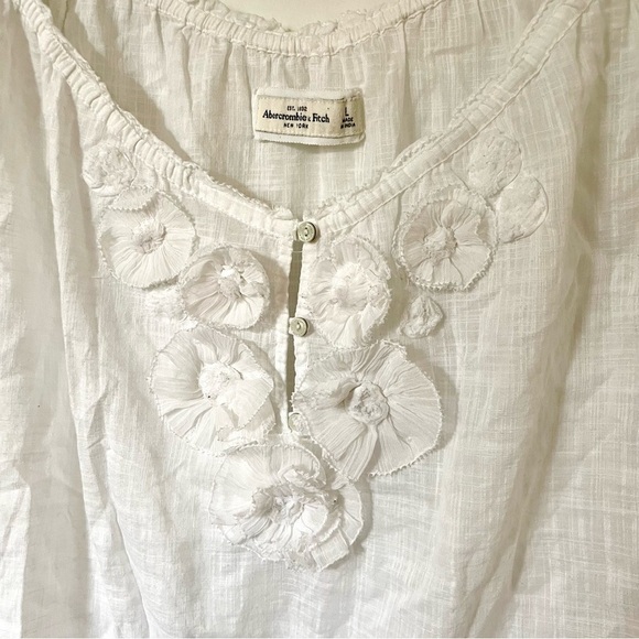Vintage Y2K Abercrombie and Fitch Sheer Gauzy Cotton Flower Cap Sleeve White Top - Picture 3 of 7